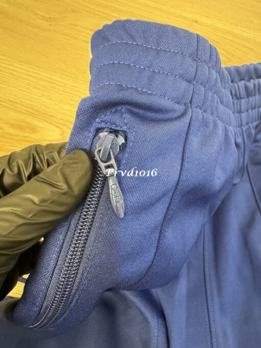 實拍免運 潮牌 Needles 蝴蝶 刺繡 logo 復古 織帶 寬版 寬褲 長褲 燈籠褲 運動褲 休閒褲 褲子 藍色 綠色 潮流 上課 逛街 出國：圖片 12