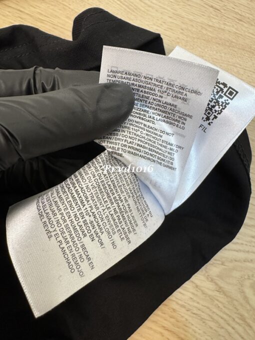 實拍 免運 Moncler 蒙口 2025 新款 胸口 漸層 徽章 字母 logo 低調款 短袖 短T T恤 黑色 白色：圖片 13