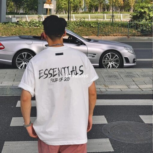 實拍 免運 FOG FEAR OF GOD ESSENTIALS 潮牌 寬鬆 短袖 塗鴉 logo 字母 2025 新款 短T T恤 穿搭 潮流 上衣：圖片 2