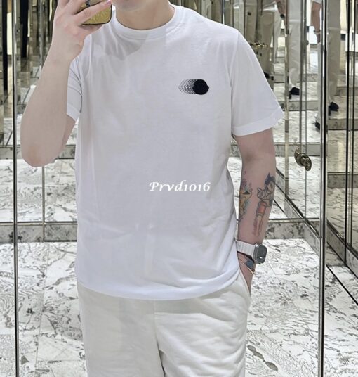 實拍 免運 Moncler 蒙口 2025 新款 胸口 漸層 徽章 字母 logo 低調款 短袖 短T T恤 黑色 白色