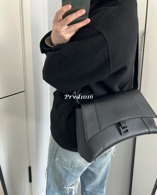 實拍 Balenciaga 巴黎世家 B扣 Downtown 包 沙漏包 小牛皮 磁吸扣 翻蓋包：圖片 2