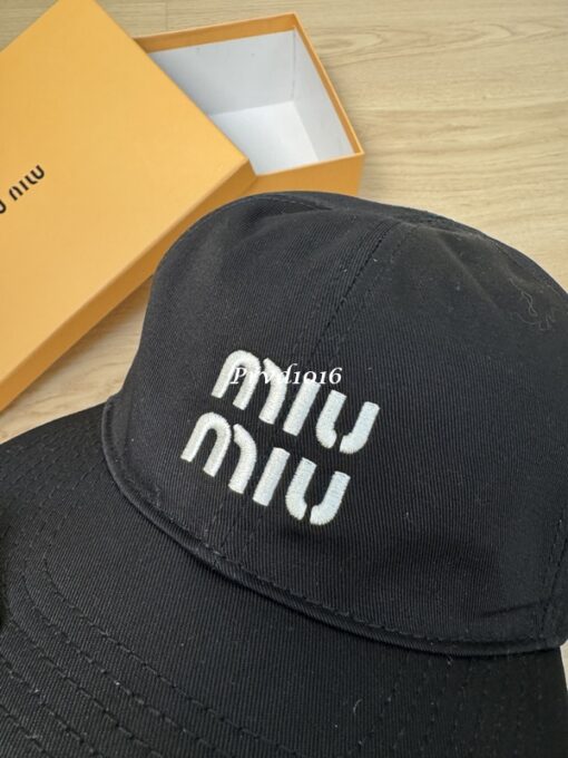 實拍 免運 MIU MIU 頂級 棒球帽 刺繡 字母 logo 抽繩 時尚風 鴨舌帽 帽子 中性款：圖片 4