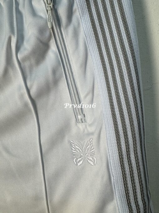 實拍 免運 潮牌 Needles 蝴蝶 刺繡 logo 復古 織帶 五分褲 短褲 褲子 運動褲 休閒褲 褲子 白色 黑色 黃色 綠色 潮流 上課 逛街 出國：圖片 15