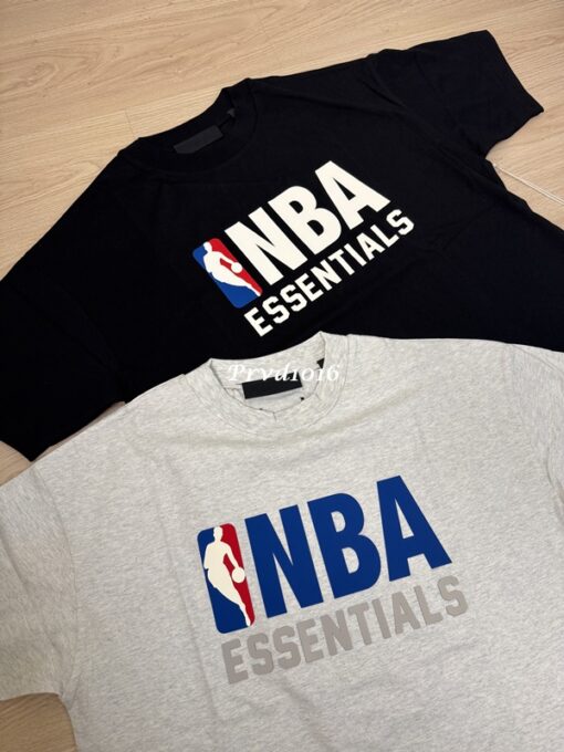 實拍 免運 FOG FEAR OF GOD ESSENTIALS NBA 聯名款 潮牌 寬鬆 短袖 logo 字母 2025 新款 短T T恤 穿搭 潮流 上衣