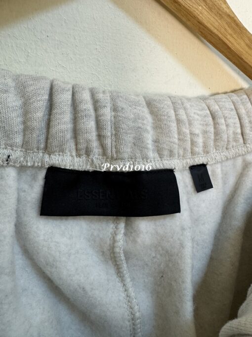 實拍 免運 FOG FEAR OF GOD ESSENTIALS NBA 聯名款 潮牌 寬鬆 短褲 棉褲 logo 字母 2025 新款 棉短褲 褲子 運動褲 五分褲：圖片 10