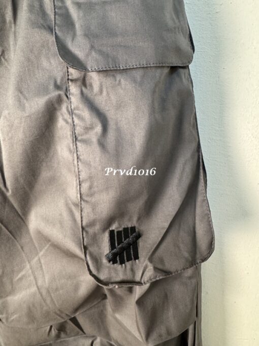 實拍 免運 UNDEFEATED 美牌 尼龍 透氣 多口袋 工作褲 柵欄 刺繡 logo 春夏款 長褲 褲子 百搭 潮流 上課 逛街 出國 旅行：圖片 10