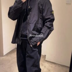 實拍 免運 義大利品牌 Stone Island 石頭島 刺繡 徽章 logo 薄外套 防潑水 金屬感 夾克 夾克外套 襯衫外套 機能風 質感輕量外套 軍事風 潮流單品 男款外套 黑色外套 情侶款 城市穿搭