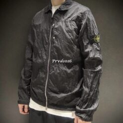 Alternative view of 實拍 免運 義大利品牌 Stone Island 石頭島 刺繡 徽章 logo 薄外套 防潑水 金屬感 夾克 夾克外套 襯衫外套 機能風 質感輕量外套 軍事風 潮流單品 男款外套 黑色外套 情侶款 城市穿搭
