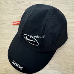 實拍 免運 Supreme Nike 聯名 跑步帽 鴨舌帽 老帽 黑色 帽子 機能帽 透氣網布 男女同款 情侶款 美式街頭 CITYBOY 韓系穿搭：圖片 8