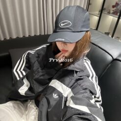 實拍 免運 Supreme Nike 聯名 跑步帽 鴨舌帽 老帽 黑色 帽子 機能帽 透氣網布 男女同款 情侶款 美式街頭 CITYBOY 韓系穿搭：圖片 5