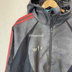 實拍 免運 韓系潮流 TC × ad 聯名 外套 連帽拉鍊外套 機能 拼接 麂皮 質感 三線 設計 Oversize 寬鬆剪裁 CITYBOY 風格 美式 街頭 狠款 男女同款 韓國克羅心：圖片 13