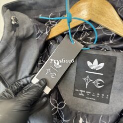 實拍 免運 韓系潮流 TC × ad 聯名 外套 連帽拉鍊外套 機能 拼接 麂皮 質感 三線 設計 Oversize 寬鬆剪裁 CITYBOY 風格 美式 街頭 狠款 男女同款 韓國克羅心：圖片 16