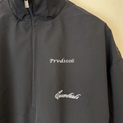 實拍 免運 美牌 FOG ESSENTIALS 半拉鍊 立領夾克 潮流外套 寬鬆版型 草寫字母 Logo 基礎簡約 休閒時尚 街頭風 戶外風 運動風：圖片 10
