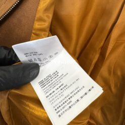 實拍 免運 MIU MIU 義大利品牌 麂皮外套 棕色 復古短版 夾克 立領 拉鍊外套 精品男裝 質感風格 狠款 時尚 精品 穿搭：圖片 15