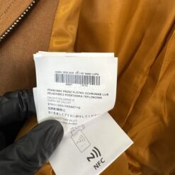 實拍 免運 MIU MIU 義大利品牌 麂皮外套 棕色 復古短版 夾克 立領 拉鍊外套 精品男裝 質感風格 狠款 時尚 精品 穿搭：圖片 16