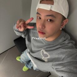 Alternative view of 實拍 免運 法國 AMI Paris 大愛心 刺繡 大學T 長袖 圓領 衛衣 重磅棉料 寬鬆版型 CITYBOY風格 情侶款 精品上衣 美式 街頭 時尚 潮流 精品