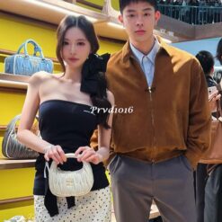 實拍 免運 MIU MIU 義大利品牌 麂皮外套 棕色 復古短版 夾克 立領 拉鍊外套 精品男裝 質感風格 狠款 時尚 精品 穿搭：圖片 7
