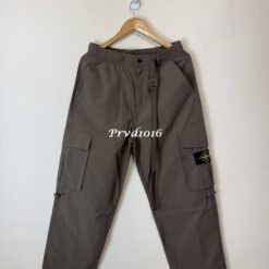 實拍 免運 義大利 STONE ISLAND 石頭島 機能長褲 羅盤 徽章 工裝褲 口袋褲 彈性腰圍 抽繩褲 縮口褲 城市機能 CITYBOY風格 街頭 時尚 潮流：圖片 3