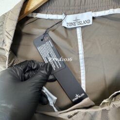 實拍 免運 義大利 STONE ISLAND 石頭島 機能長褲 羅盤 徽章 工裝褲 口袋褲 彈性腰圍 抽繩褲 縮口褲 城市機能 CITYBOY風格 街頭 時尚 潮流：圖片 8