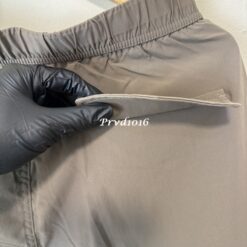 實拍 免運 義大利 STONE ISLAND 石頭島 機能長褲 羅盤 徽章 工裝褲 口袋褲 彈性腰圍 抽繩褲 縮口褲 城市機能 CITYBOY風格 街頭 時尚 潮流：圖片 10