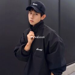 Alternative view of 實拍 免運 美牌 FOG ESSENTIALS 半拉鍊 立領夾克 潮流外套 寬鬆版型 草寫字母 Logo 基礎簡約 休閒時尚 街頭風 戶外風 運動風