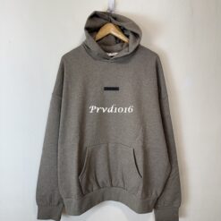 實拍免運 ESSENTIALS FOG Fear Of God 背後銀灰字 反光 Logo 帽T 美牌 連帽衛衣 Hoodie 長袖 上衣 寬鬆 落肩 重磅棉 CITYBOY風格 情侶 男女同款 街頭 潮流 秋冬 穿搭 出國 旅行：圖片 9