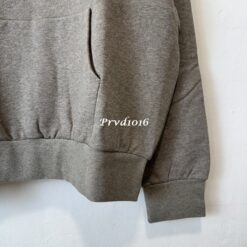 實拍免運 ESSENTIALS FOG Fear Of God 背後銀灰字 反光 Logo 帽T 美牌 連帽衛衣 Hoodie 長袖 上衣 寬鬆 落肩 重磅棉 CITYBOY風格 情侶 男女同款 街頭 潮流 秋冬 穿搭 出國 旅行：圖片 16
