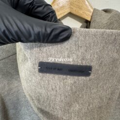 實拍免運 ESSENTIALS FOG Fear Of God 背後銀灰字 反光 Logo 帽T 美牌 連帽衛衣 Hoodie 長袖 上衣 寬鬆 落肩 重磅棉 CITYBOY風格 情侶 男女同款 街頭 潮流 秋冬 穿搭 出國 旅行：圖片 21
