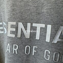 實拍免運 ESSENTIALS FOG Fear Of God 背後銀灰字 反光 Logo 帽T 美牌 連帽衛衣 Hoodie 長袖 上衣 寬鬆 落肩 重磅棉 CITYBOY風格 情侶 男女同款 街頭 潮流 秋冬 穿搭 出國 旅行：圖片 23
