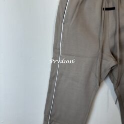 實拍 免運 FOG Fear Of God ESSENTIALS 棉褲 直筒 長褲 褲子 運動褲 套裝 寬鬆版型 Cityboy 高街風 男女同款 街頭 時尚 潮流 穿搭：圖片 13