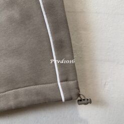 實拍 免運 FOG Fear Of God ESSENTIALS 棉褲 直筒 長褲 褲子 運動褲 套裝 寬鬆版型 Cityboy 高街風 男女同款 街頭 時尚 潮流 穿搭：圖片 14