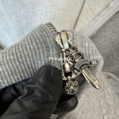 實拍 免運 Chrome Hearts 克羅心 拉鍊 帽T 外套 灰色 皮革十字架 刺繡 連帽外套 街頭 高端 潮流 Cityboy 穿搭 男女同款：圖片 9