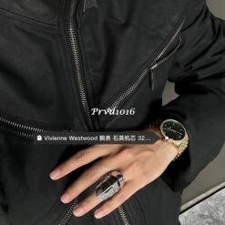 實拍 免運 英國 Vivienne Westwood 西太后 大土星 盔甲戒指 金屬盔甲 土星標誌 活動指戒 925銀 戒指 銀色 男女同款 情侶對戒 個性穿搭 潮流飾品：圖片 4
