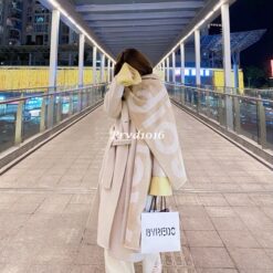 實拍 免運 瑞典 Acne Studios ACNE 羊毛圍巾 大字母LOGO圍巾精品 羊毛圍巾 長圍巾 披肩 男女可戴 冬季圍巾 保暖配件 高級感穿搭：圖片 7