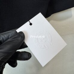 實拍 免運 CHROME HEARTS 克羅心 CH 大學T 長袖 衛衣 手臂刺繡 十字架 Logo 黑色 美式 街頭 高端潮流 暗黑 皮標 金屬牌 Cityboy 男女可穿：圖片 8