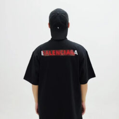 實拍免運 Balen ciaga 巴黎 世家 Tape Logo 紅膠帶 刺繡 短袖 短T T恤 微高領 黑T 街頭高端玩家必備 時尚潮流
