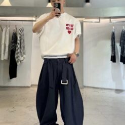 實拍免運 MIU MIU 經典紅字 logo 愛心 貼布 短袖 T恤 短T 精品 慵懶 高級感 玩家 必備 時尚質感 美式穿搭 街頭潮流