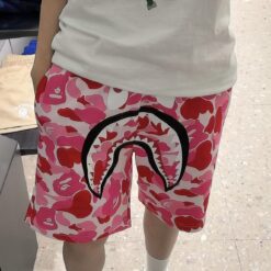 實拍免運 BAPE 經典鯊魚 迷彩圖案 寬鬆休閒短褲 猿人頭 五分褲 寬褲 運動褲 潮流褲 褲子 City Boy 日潮必備 美式街頭 男款：圖片 3