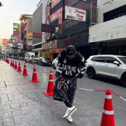 實拍免運 BAPE x adidas Originals 聯名 鯊魚 閃電 滿版猿人迷彩 寬鬆短褲 五分褲 聯名款 街頭霸王 男女同款 高街必備：圖片 5