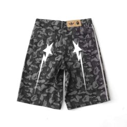 實拍免運 BAPE x adidas Originals 聯名 鯊魚 閃電 滿版猿人迷彩 寬鬆短褲 五分褲 聯名款 街頭霸王 男女同款 高街必備：圖片 9