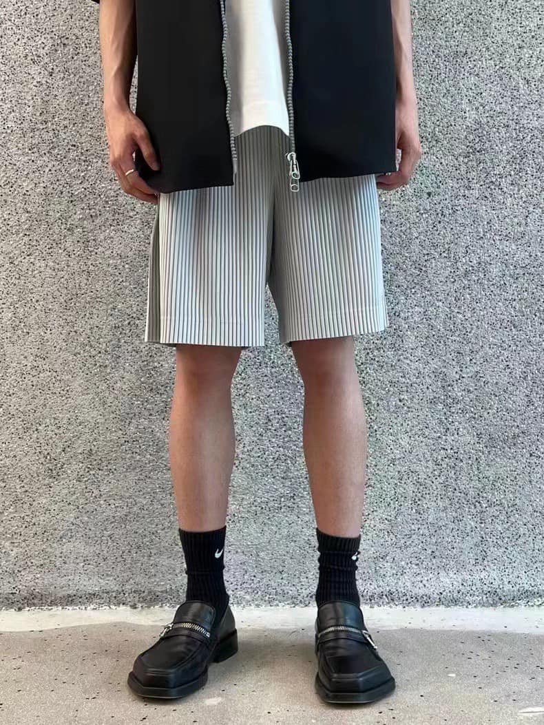 實拍免運 Homme Plisse Issey Miyake 三宅一生 經典立體壓褶短褲 男款 黑色 灰色 上課 運動 逛街 出國 旅行:圖片 2