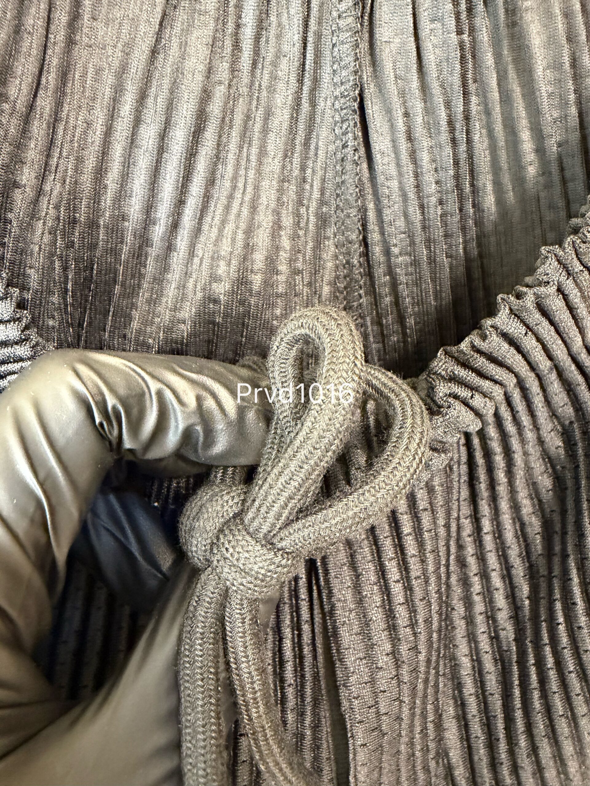 實拍免運 Homme Plisse Issey Miyake 三宅一生 經典立體壓褶短褲 男款 黑色 灰色 上課 運動 逛街 出國 旅行:圖片 8