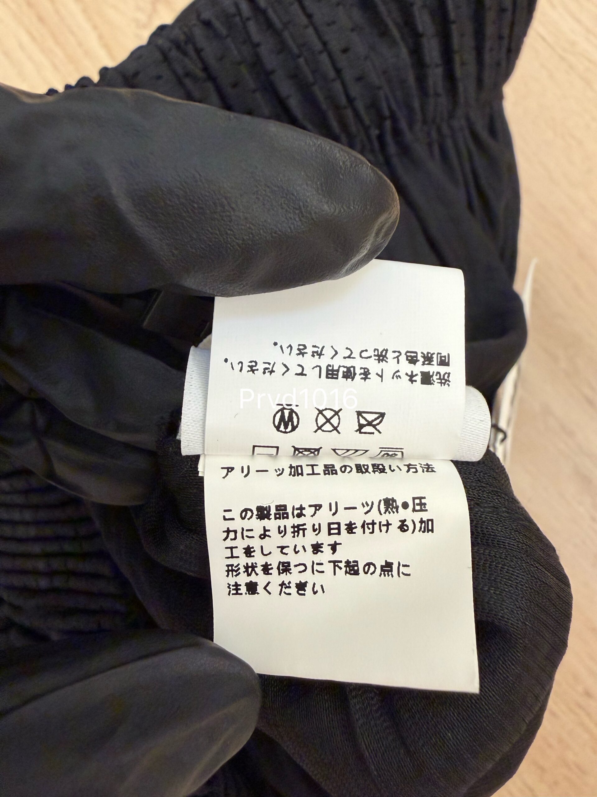 實拍免運 Homme Plisse Issey Miyake 三宅一生 經典立體壓褶短褲 男款 黑色 灰色 上課 運動 逛街 出國 旅行:圖片 14