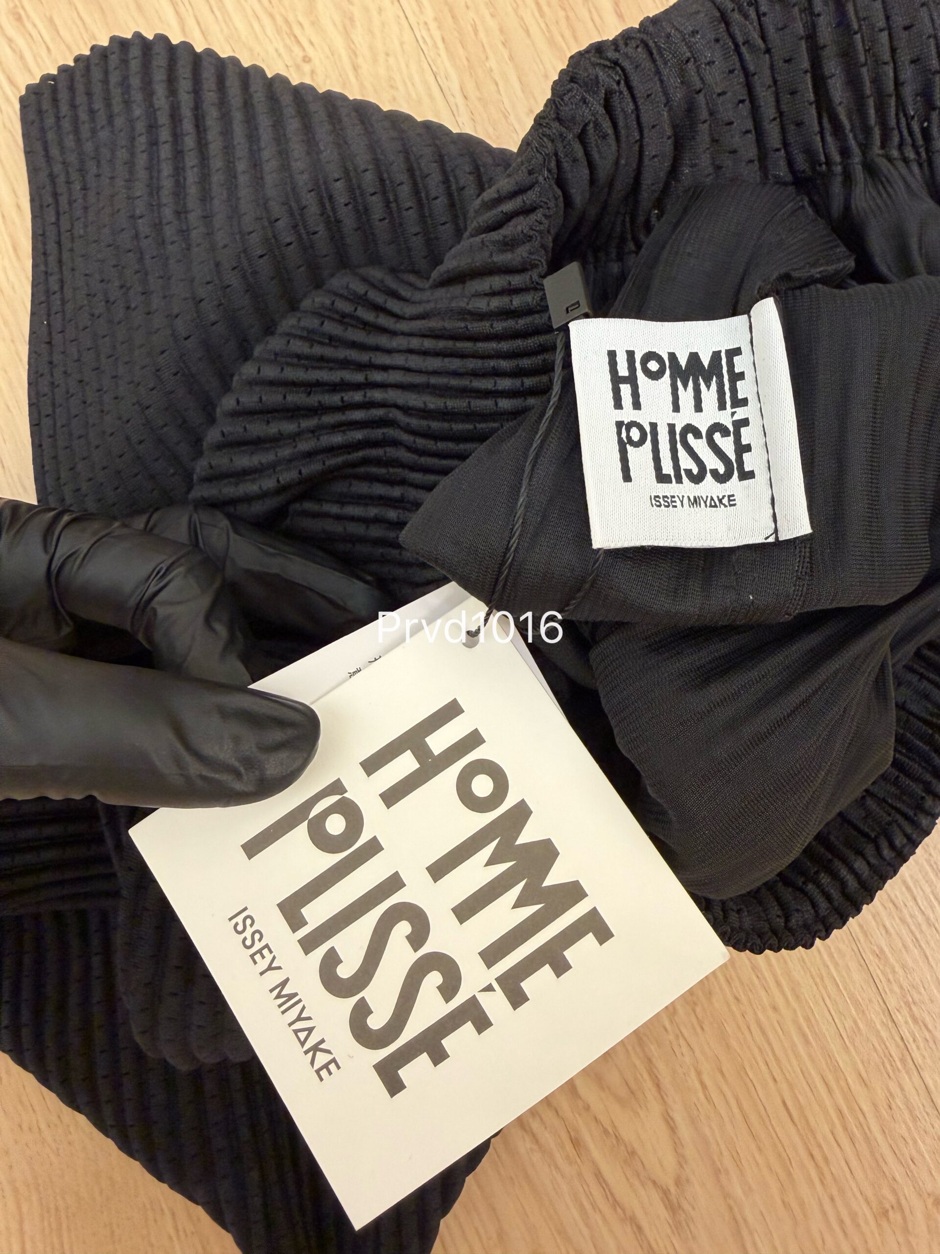 實拍免運 Homme Plisse Issey Miyake 三宅一生 經典立體壓褶短褲 男款 黑色 灰色 上課 運動 逛街 出國 旅行:圖片 10