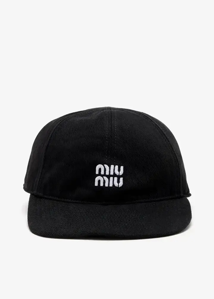 實拍免運 Miu Miu 經典刺繡LOGO 復古短簷棒球帽 男女同款 百搭老帽 潮流穿搭 遮陽帽 鴨舌帽 街頭質感 質感配件:圖片 2