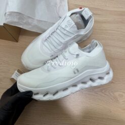 (現貨專區)實拍免運 LOEWE x ON Cloudtilt 聯名款 瑞士機能 經典緩震輕量休閒鞋 運動鞋 慢跑鞋 城市探索 白色:圖片 9