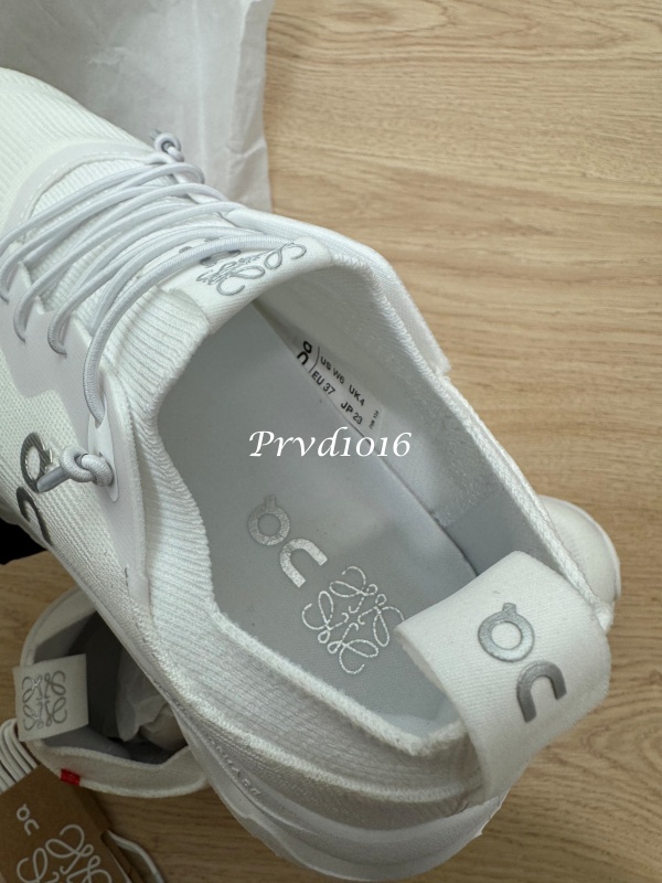 (現貨專區)實拍免運 LOEWE x ON Cloudtilt 聯名款 瑞士機能 經典緩震輕量休閒鞋 運動鞋 慢跑鞋 城市探索 白色:圖片 17