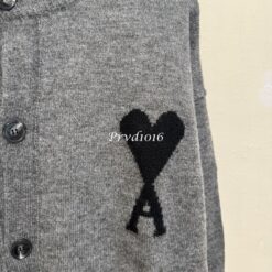 實拍免運 AMI Paris 經典大愛心 LOGO 羊毛針織外套 男女同款 圓領開衫 百搭情侶款 潮流穿搭 針織衫 質感配件:圖片 7