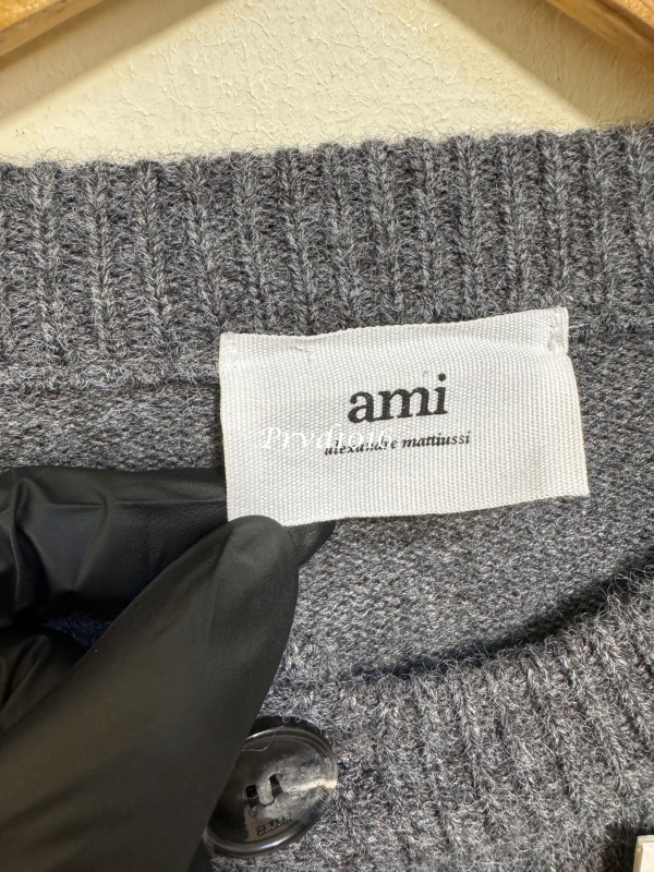 實拍免運 AMI Paris 經典大愛心 LOGO 羊毛針織外套 男女同款 圓領開衫 百搭情侶款 潮流穿搭 針織衫 質感配件:圖片 14