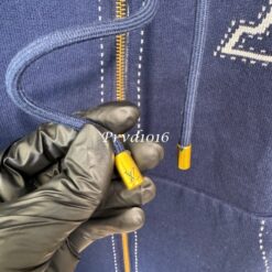 (現貨專區)實拍免運 Louis Vuitton LV 字母標誌拼接老花連帽外套 頂級奢華 休閒 潮流 穿搭 男款 深藍色：圖片 17
